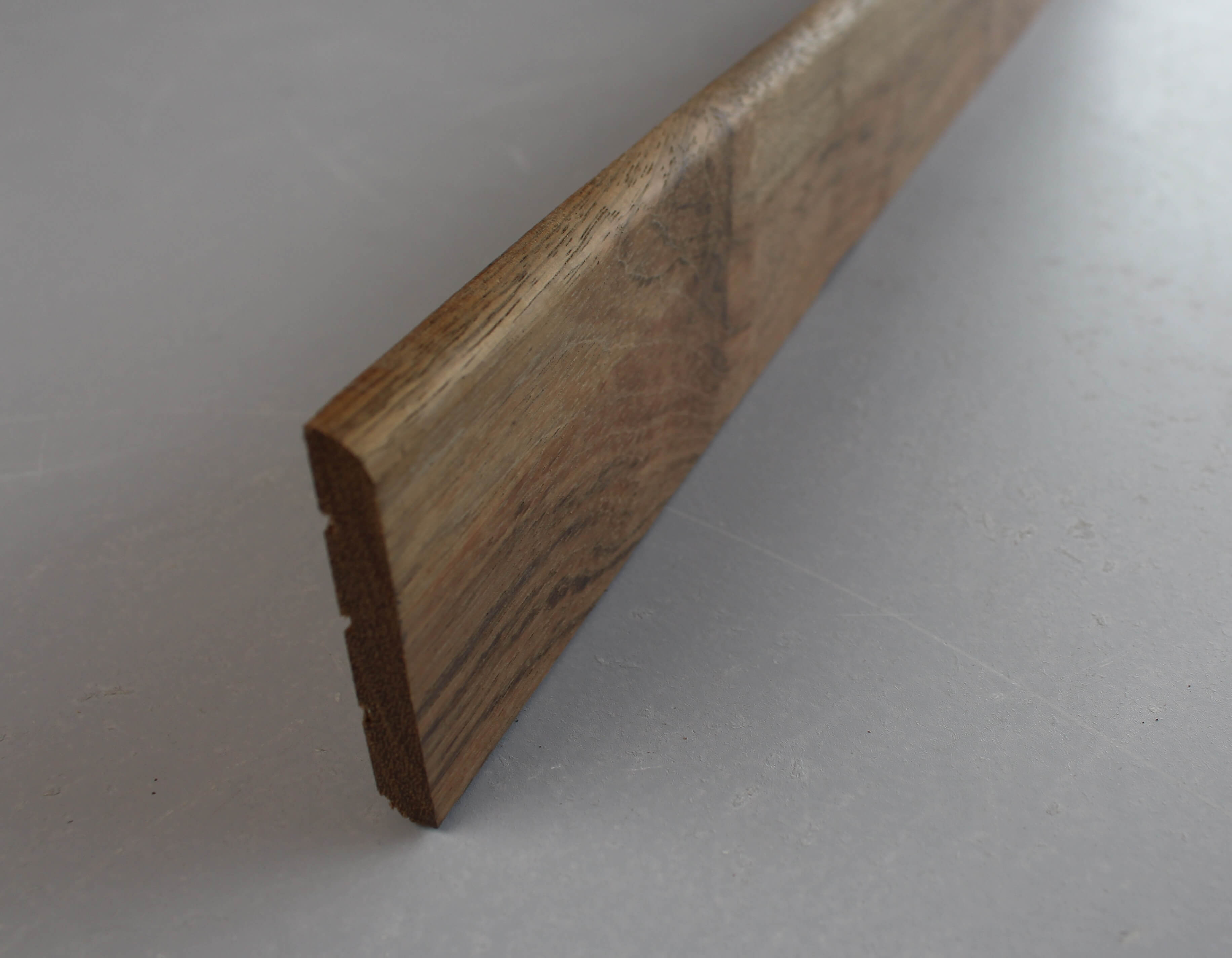 Plinthe massive noyer 9 x 68 mm Parquets chêne massif ~ Surplinthe Bois Plinthe massive noyer 9 x 68 mm Parquets chêne massif ~ Surplinthe Bois