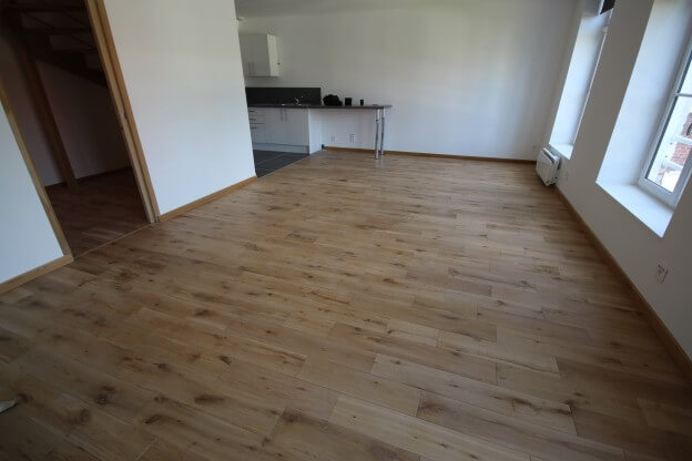 Découvrez le parquet EASIKLIP lames extra larges finition sable une foi posé
