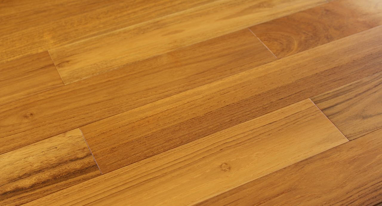 Parquet massif teck vernis 15 x 90 mm